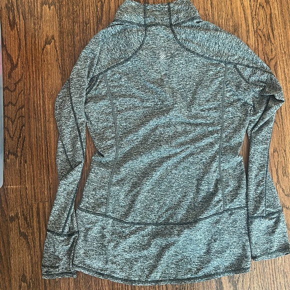 Athleta Heathered Gray half zip pull over - Picture 7 of 7